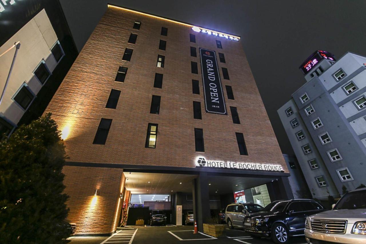 Lerocherrouge Hotel Чхунчхон Екстер'єр фото